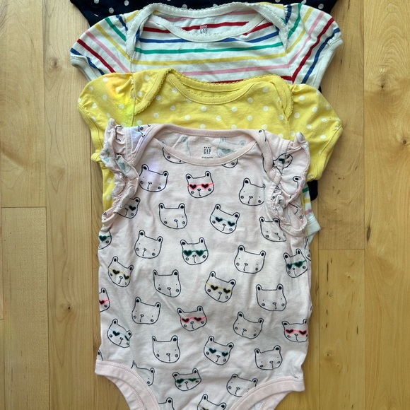 Huge bundle of 18-24 month clothes, barely worn - Picture 5 of 10